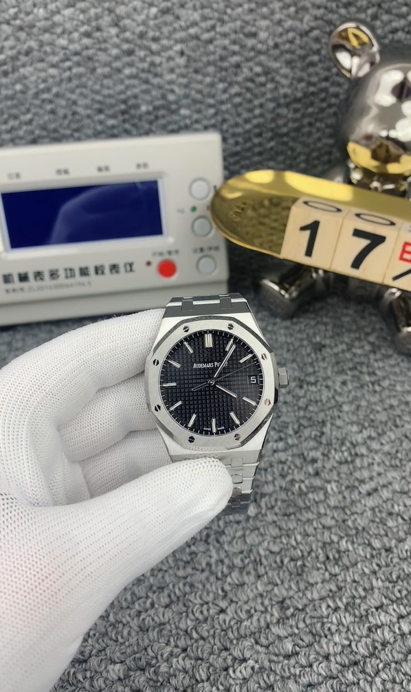 爱彼